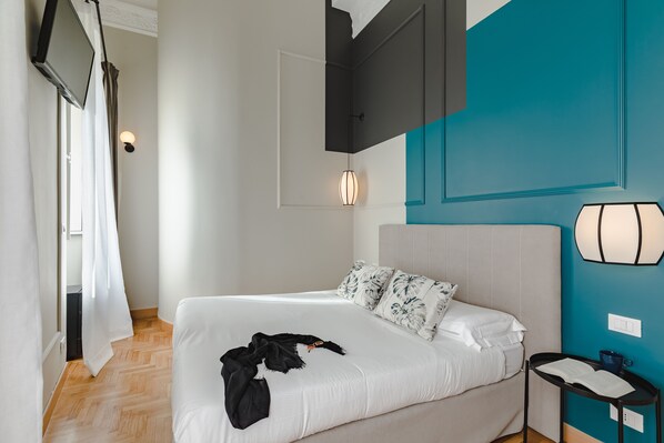 Dobbeltrom – superior | Dundyner, memory foam-senger, minibar og safe på rommet