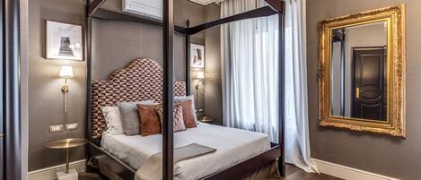 Cubrecamas, colchones con efecto memoria y minibar