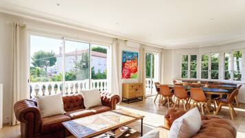 TV connectée, jeux vidéo, table de tennis de table, imprimantes