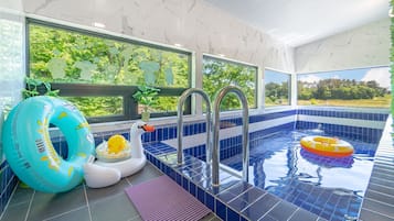 Basic Room, 3 Bedrooms (YOYOpool No.1) | 3 bedrooms, free WiFi