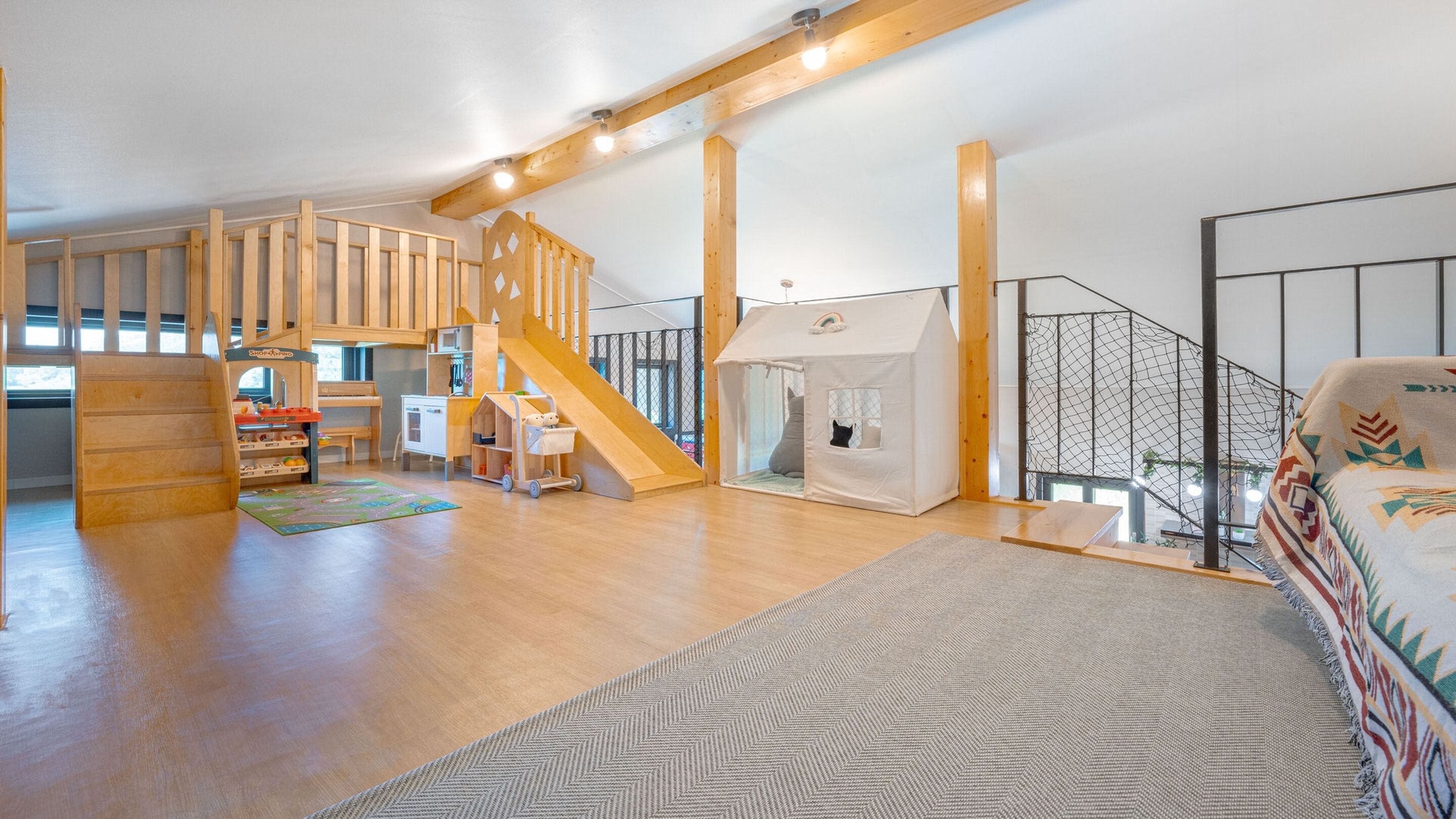 Basic Room, 3 Bedrooms (YOYOpool No.1) | 3 bedrooms, free WiFi