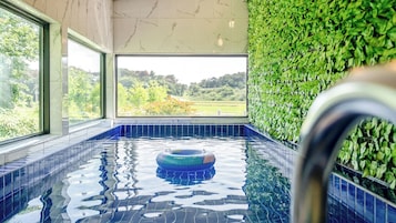 Basic Room, 3 Bedrooms (YOYO POOL) | 3 bedrooms, WiFi (free)