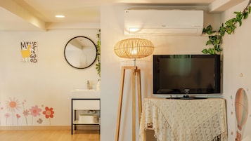 Basic Room, 3 Bedrooms (ALADDIN POOL) | 3 bedrooms, WiFi (free)