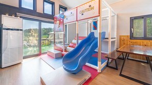 基本客房, 3 間臥室 (YOYOpool No.1) | 3 間臥室、免費無線上��網