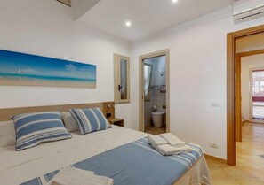 6 habitaciones, tabla de planchar con plancha y wifi gratis 