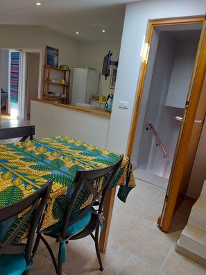 Dining - Renovated apartment in the center of Castellane/gorges du verdon (Castellane)