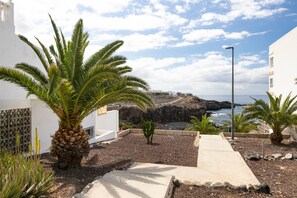 Property grounds - Holiday Home Aguaviva Perfect Holiday with Sea View, Pool & Wi-Fi (Callao Salvaje)