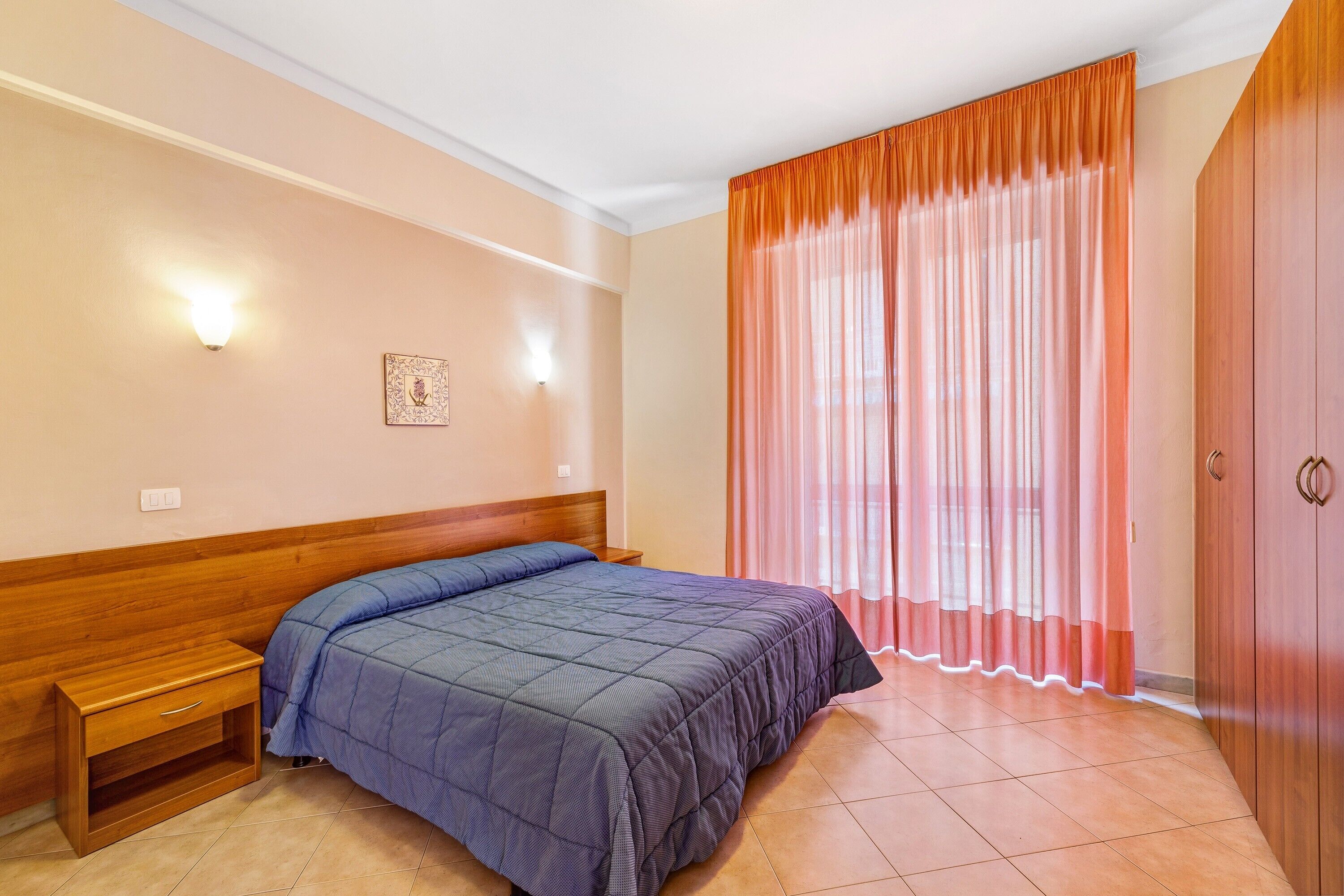 1 camera, Wi-Fi gratuito, lenzuola