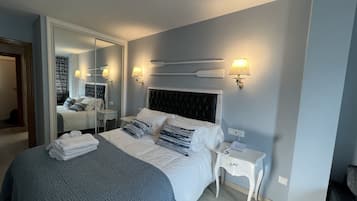 Escritorio, wifi gratis y ropa de cama