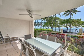 Outdoor dining - 3 Bedroom Apartment in Trinity Beach (Trinity Beach)