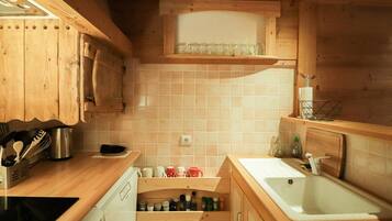 冰箱、微波炉、洗碗机、茶具/咖啡用具