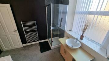 Cottage | Bathroom | Shower