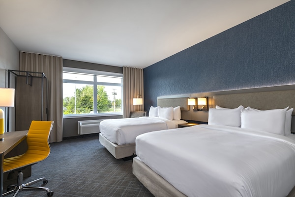 Camera Standard, 2 letti queen, non fumatori | Una scrivania, ferro/asse da stiro, culla da viaggio, Wi-Fi gratuito