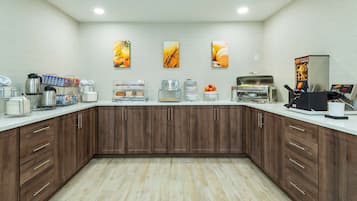 Sudah termasuk sarapan ambil sendiri setiap hari