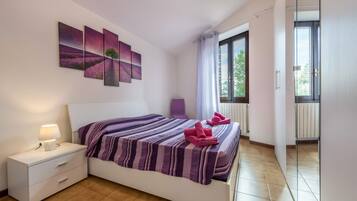 3 bedrooms, iron/ironing board, free WiFi