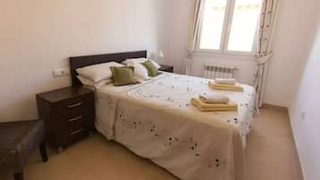 3 habitaciones, tabla de planchar con plancha y wifi