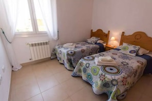 3 bedrooms, iron/ironing board, WiFi