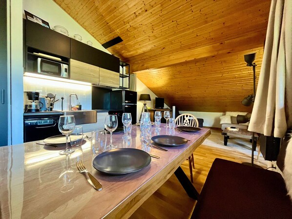 Kühlschrank, Mikrowelle, Geschirrspüler