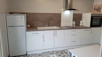 Refrigerador, microondas y horno