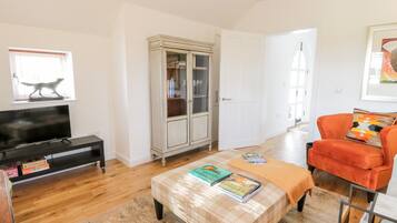 Cottage | 1 bedroom, individually decorated, individually furnished, free WiFi