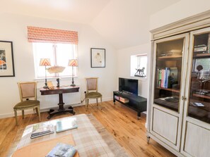 Cottage | 1 phòng ngủ, trang trí khác biệt 