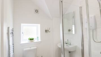 Cottage | Kamar mandi | Shower