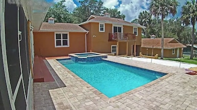 Guest House with pool, boat parking