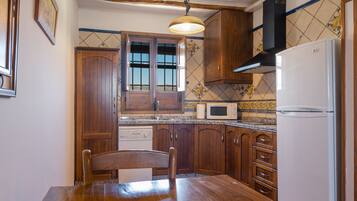 Refrigerador, microondas, parrilla de estufa y lavavajillas