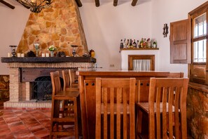 Bar (on property) - Cortijo La Presa - Superior Apartment (Priego de Córdoba)