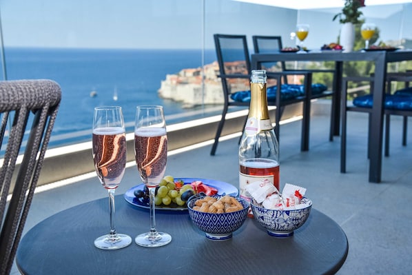 Appartement (Two bedroom Apartment with Terrace an) | Balcon