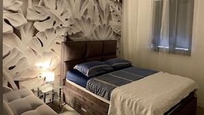 公寓 (Two bedroom Apartment with Terrace an) | 4 多间卧室、熨斗/熨衣板、婴儿床、WiFi