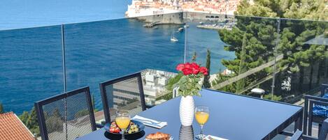 Huoneisto (Two bedroom Apartment with Terrace an) | Parveke