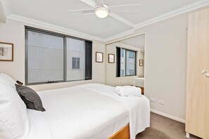 2 bedrooms, desk, iron/ironing board, free WiFi