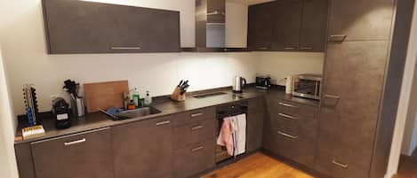 Apartment, 2 Bedrooms | Private kitchen