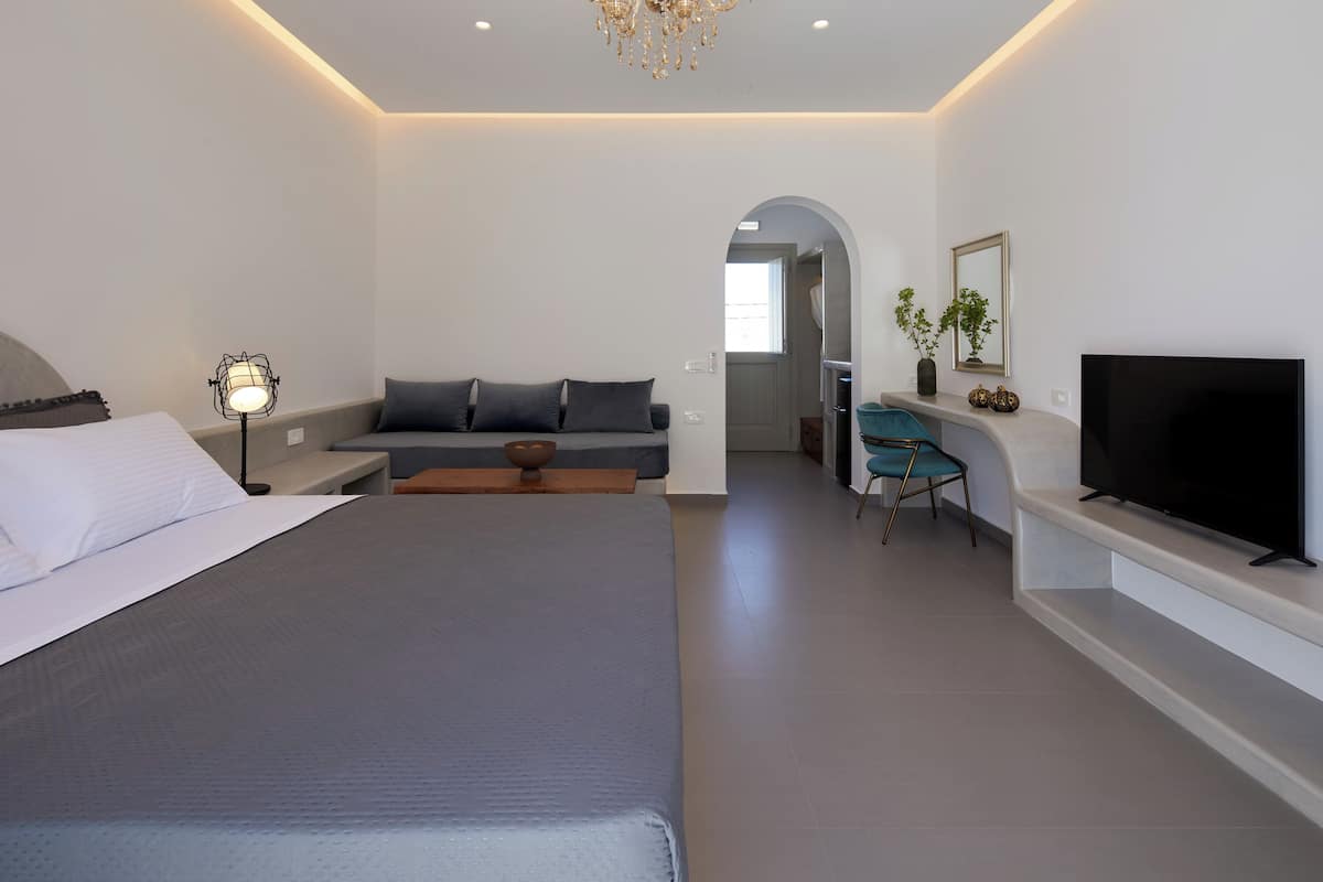 Deluxe Double Room, Jetted Tub | Balcony view