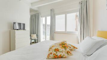1 habitación, tabla de planchar con plancha, wifi gratis y ropa de cama