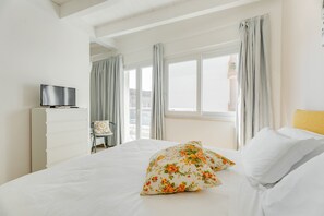 1 habitación, tabla de planchar con plancha, wifi gratis y ropa de cama 
