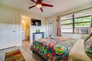 Iron/ironing board, travel crib, free WiFi, bed sheets