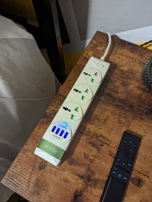 Ferros/tábuas de passar roupa, berço de viagem, Wi-Fi de cortesia