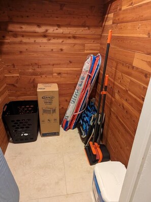 Interior - #1 Tiny Studio, Newly Furnished, with Good Parking (Fort Lauderdale)