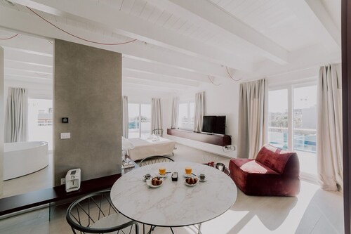 Suite Donna Edwige by MONHOLIDAY