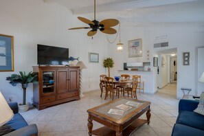 Dining - Seascape Tennis Villa 72-A *Remote and quiet villa minutes from the beach** (Miramar Beach)