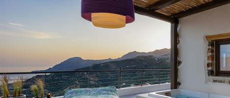 Appartamento Superior, 2 camere da letto, idromassaggio, vista mare | Vasca idromassaggio