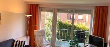 TV, DVD player, aparelho de som