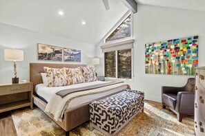 3 室のベッドルーム、アイロン / アイロン台、WiFi (無料)、ベッドシーツ