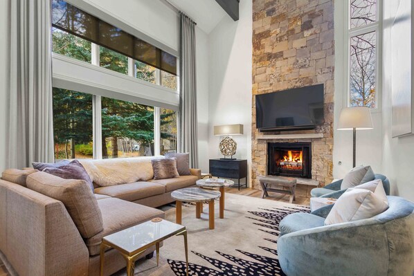 スマートテレビ、暖炉