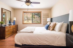 4 habitaciones, tabla de planchar con plancha, wifi y ropa de cama