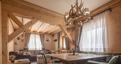 Cortina Deluxe Chalet R&R