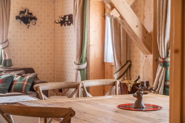 Dining - Cortina Deluxe Chalet R&R (Cortina d´Ampezzo)