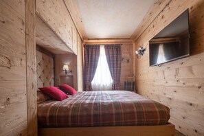 3 bedrooms, iron/ironing board, free WiFi, bed sheets - Cortina Deluxe Chalet R&R (Cortina d´Ampezzo)
